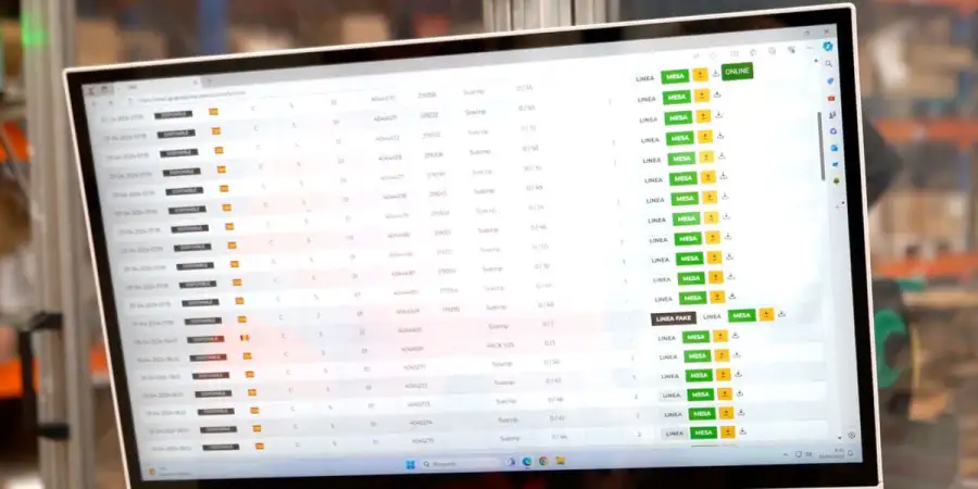Grupo Akoma client portal screen showing orders in real time